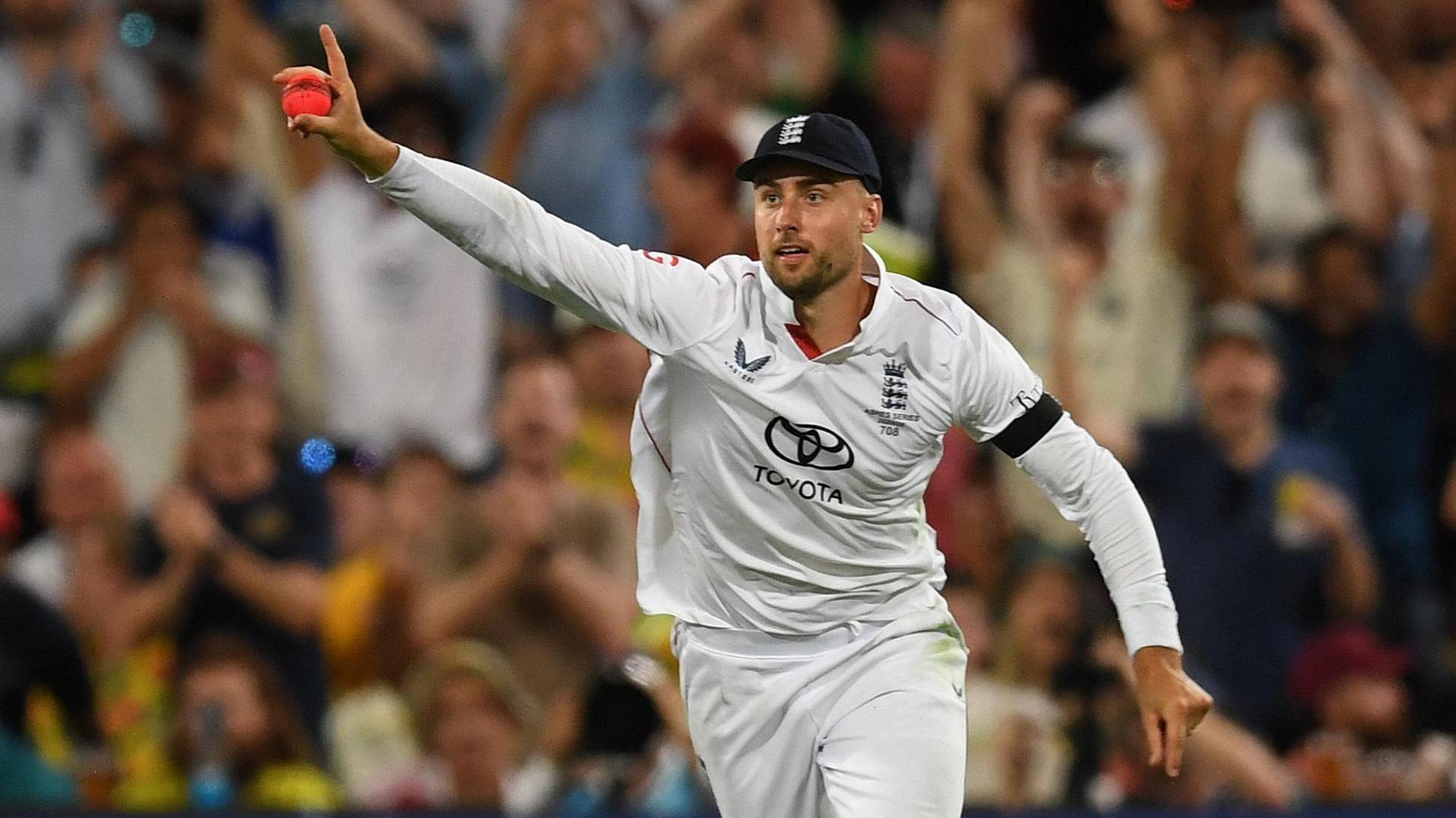 Will Jacks’ Stunning Catch Revives England’s Ashes Hopes at the Gabba